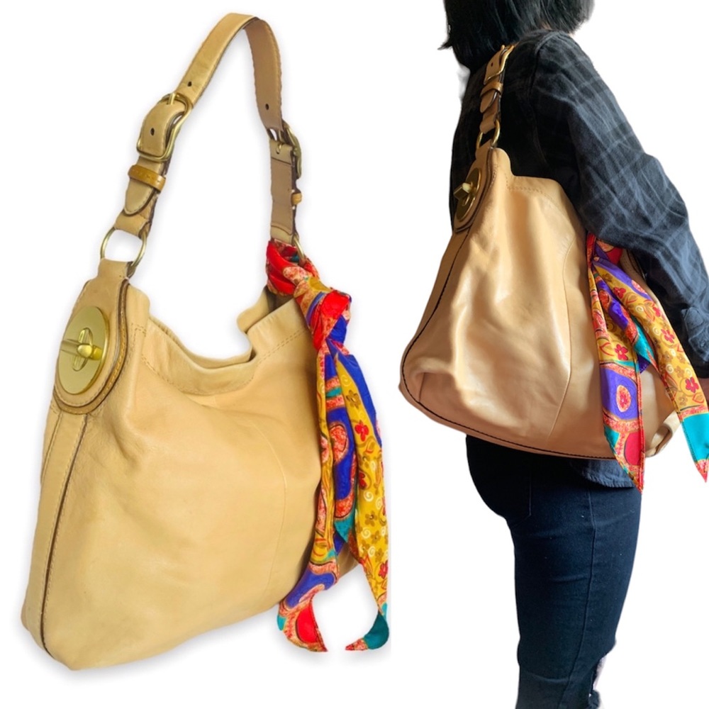 COACH✨Groovy Tan Vachetta Penelope Turnlock Hobo Bag